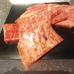 焼肉 黄金の牛 - 