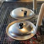 ろばたやき山ろく - 蓋して蒸らす