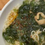 老郷 本店 - ラー油投入