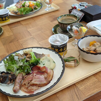 ザ タヴァン グリル＆ラウンジ - 