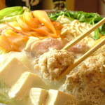 Nabeya Tamari - 【塩ちゃんこ鍋】あっさりスープは、鳥の旨味と野菜の旨味が合わさって絶妙な味！ 軟骨入りミンチと一緒にどうぞ！