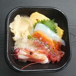 かねとキッチン - 海鮮丼(小) (税込)540円　(2021.08.13)