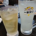 Gohan Dokoro Shokudou Misa - ハイボール 280円、レモンサワー 400円