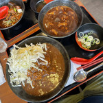 けんちゃん食堂 - 牛すじカレー[グッド] 640円
      どて煮[もつ] 500円