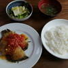 くるみ食堂 - 料理写真:ガレイの角切りトマトソース1,000円(ライス付)