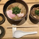 中華蕎麦 とみ田 - TOKYO-X純粋豚骨らぁめん＋焼豚ごはん＋味玉＋魚粉