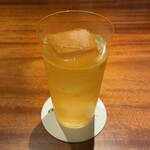 Bar Tetu - みかんとジンのカクテル。ピール使い分け！甘すぎないけどえぐみもなくて味は濃くてな感じ！