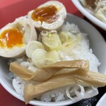 ラーメン もっけだの - ランチセットのオリジナル味玉丼