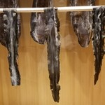 馳走 啐啄一十  - ①羅臼昆布の出汁は主張のある多重な旨みが特徴なコクのある味わい。
      ②利尻昆布の出汁は透明感がありながらも輪郭がはっきりしたキレのある味わい
      ③真昆布の出汁は調和がとれた穏やかで円やかな味わい