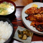 鶏の網焼き定食、4枚（税込1,060円）