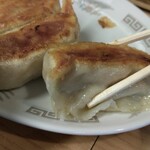 中華料理 鳳凰 - それでは、いきますよー、記念すべき1つ目です。右端から箸を進めましょう。