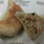 中華料理 鳳凰 - 4つ目を噛（かじ）りましたぁ！