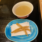 露庵 菊乃井 - はも出汁と鱧骨揚げ