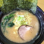 横浜ラーメン　味王 - ラーメン（とんこつ味）￥600