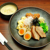 元喜神 - 料理写真:鶏白湯大仏つけ麵。具だくさんの名物つけ麵。