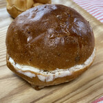 パン屋 ロキ - くるみのメープルクリームチーズ
