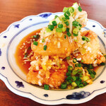 三宝亭  - 『薬味たっぷり油淋鶏』572円