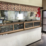 富士見うどん - 内観
      2021/08/14
      かけうどん 1.5玉 270円+50円
      いか下足 120円