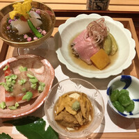 たきや - アオリイカ、山口の赤雲丹、鴨と賀茂茄子、新銀杏、車白芋茎胡麻だれ