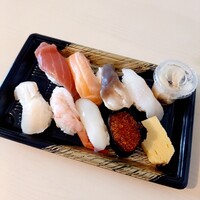 海鮮家 はこだて 本店 - 寿司盛り合わせ(梅) 950円