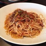 カフェ メゾン - 赤ワインで煮た豚肉とキノコのパスタ