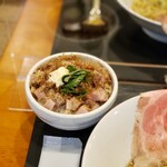 醤油らーめん ピース - チャーシュー丼