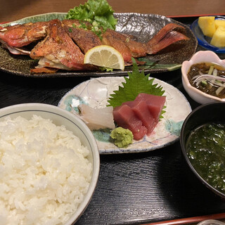 那覇で人気の魚介 海鮮料理 すべて ランキングtop 食べログ 那覇で人気の魚介 海鮮料理 すべて ランキングtop 食べログ