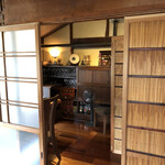 まさら庵TAKUMI - 各テーブルは半個室みたい