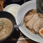 Niboshi Chuuka Soba Menya Shibano - 特製濃厚つけ麺(1,050円)並盛+玉ねぎ(100円)。