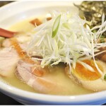 Ramen Uta - 濃厚鶏白湯らーめん+味玉 900+100円