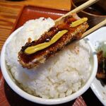 とんかつは飲み物。 - 淡麗とんかつ定食（山盛）810円（惣菜３種類まで無料、ご飯おかわり無料）