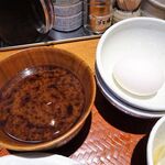 とんかつは飲み物。 - 淡麗とんかつ定食（山盛）810円（惣菜３種類まで無料、ご飯おかわり無料）