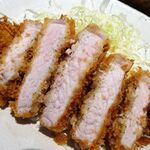 とんかつは飲み物。 - 淡麗とんかつ定食（山盛）810円（惣菜３種類まで無料、ご飯おかわり無料）