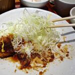 とんかつは飲み物。 - 淡麗とんかつ定食（山盛）810円（惣菜３種類まで無料、ご飯おかわり無料）