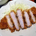 とんかつは飲み物。 - 淡麗とんかつ定食（山盛）810円（惣菜３種類まで無料、ご飯おかわり無料）