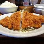 とんかつは飲み物。 - 淡麗とんかつ定食（山盛）810円（惣菜３種類まで無料、ご飯おかわり無料）