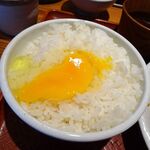 とんかつは飲み物。 - 淡麗とんかつ定食（山盛）810円（惣菜３種類まで無料、ご飯おかわり無料）