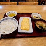 Shijou Nishinotouin Shokudou - 玉子焼き、味噌汁、白菜の浅漬け、ご飯小