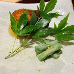 おみ乃 - ・手羽先（千葉県産枝豆、いんげんの胡麻和え添え）