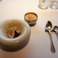 ベージュ アラン・デュカス 東京 - 