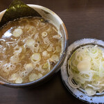 麺と餃子の工房 麺屋食堂 - つけ麺（醤油）+中盛り+薬味ねぎ ¥850+0+50