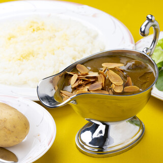 当店自慢◆深いコクのある上品な「欧風カレー」を味わう