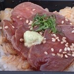 ベルナール鶴岡 - 彩り弁当のローストビーフ丼