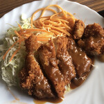 レストイン　デカンショ - デミグラスソースが掛かっています