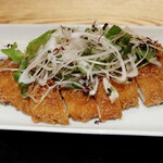 小割烹おはし  - 九州産若鶏チキンカツのたっぷり香味野菜のせ