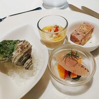 アンフュージョン - ⚫アミューズ　しっかり盛りつけ