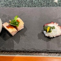 中国料理 「王朝」 ヒルトン名古屋 - 【前菜】
                    王朝特製冷製盛り合わせ
                    
                    揚げ茄子の香味ユ―リンチ―・奥三河地鶏のよだれ鶏・タコとイカの青じそ風味・知多ハッピーポ―クの窯焼きチャ―シュ―♪
                    
                    少しずつ色々食べられるのは嬉しい♪