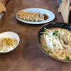 くるまやラーメン - みそラーメン大盛り、ギョーザ、サービスライス。