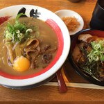 徳島ラーメン人生 - 「人生セット」は徳島ラーメンとチャーシュー丼のセット（税込990円）
