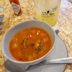 PEANUTS Cafe SUNNY SIDE kitchen - 